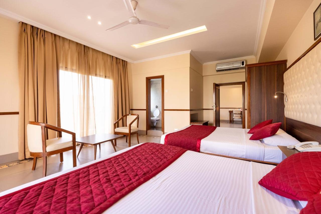 होटल West End 4*