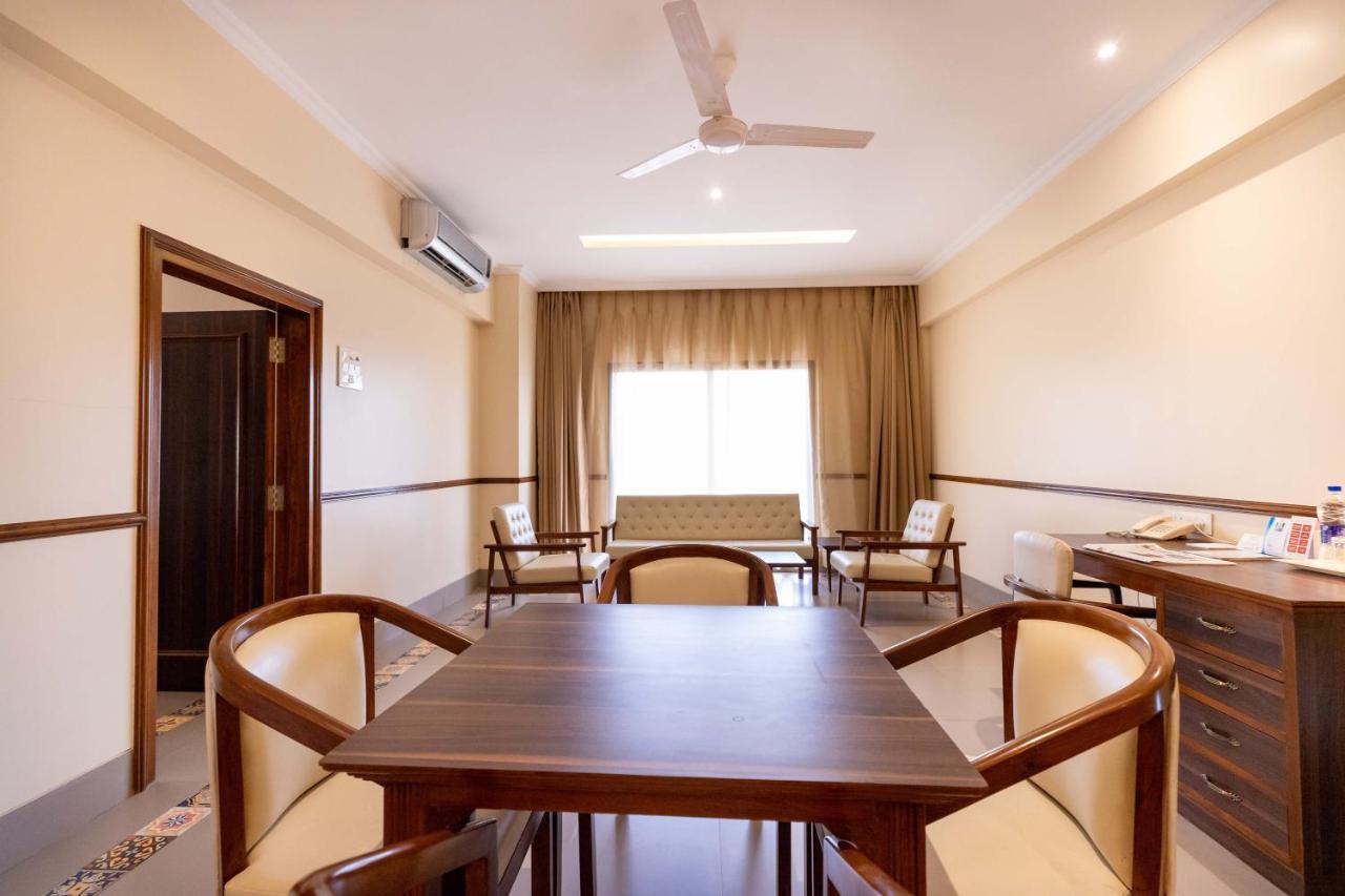 होटल West End 4*